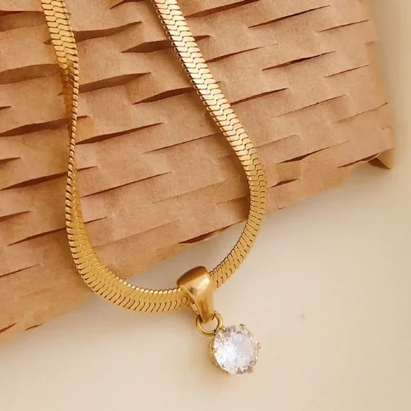 #NEW 18K Gold Plated 2CT Solitaire Diamond Flat Herringbone Necklace - Picture 2 of 4